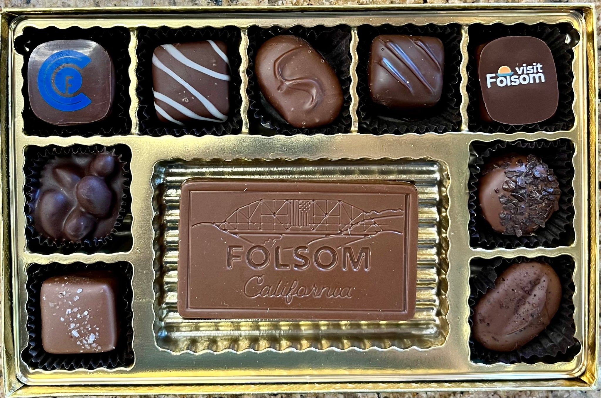 FOLSOM CUSTOM BAR with 9 CHOCOLATES